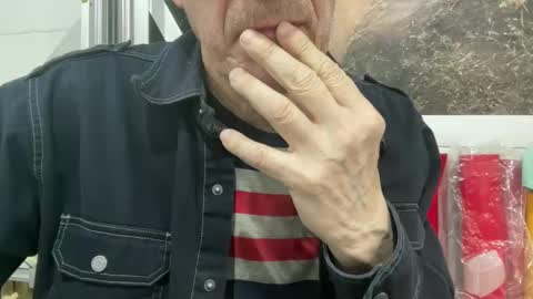 Snapshot of tauromolo chatting on 02/12/25, 02:14 tauromolo online show from 02/12/25, 02:14