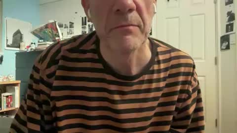 Snapshot of tauromolo chatting on 10/20/25, 07:31 tauromolo online show from 10/20/25, 07:31