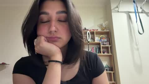 Snapshot of tawnyamartinek chatting on 05/26/26, 07:04 Riza online show from 05/26/26, 07:04