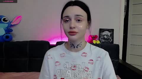 Snapshot of tayaavis chatting on 12/17/24, 06:09 Taya online show from 12/17/24, 06:09