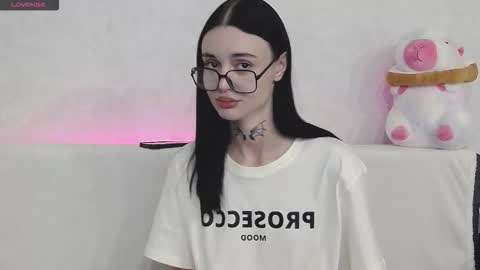 Snapshot of tayaavis chatting on 09/15/25, 07:03 Taya online show from 09/15/25, 07:03