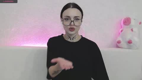 Snapshot of tayaavis chatting on 10/06/25, 08:50 Taya online show from 10/06/25, 08:50