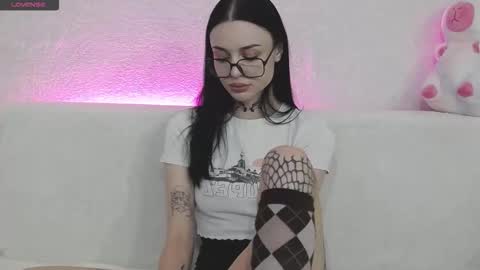 Snapshot of tayaavis chatting on 10/07/25, 04:59 Taya online show from 10/07/25, 04:59