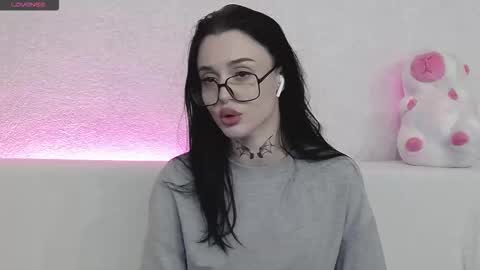 Snapshot of tayaavis chatting on 10/23/25, 08:07 Taya online show from 10/23/25, 08:07