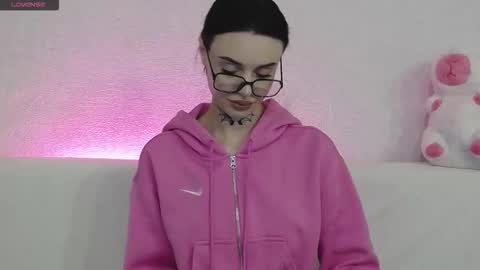 Snapshot of tayaavis chatting on 10/29/25, 06:20 Taya online show from 10/29/25, 06:20