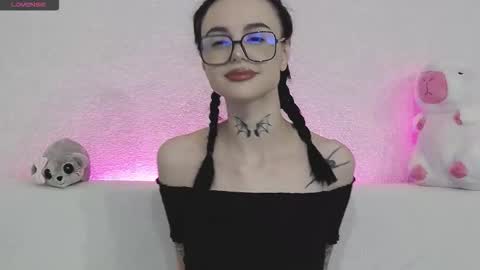 Snapshot of tayaavis chatting on 11/24/25, 05:56 Taya online show from 11/24/25, 05:56