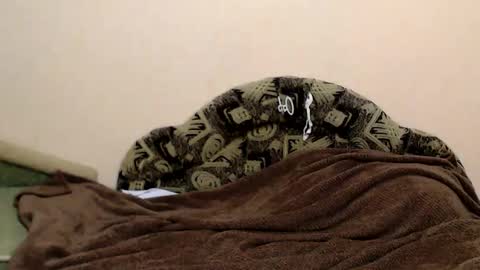 Snapshot of tayagirl chatting on 11/17/25, 05:41 Taya online show from 11/17/25, 05:41