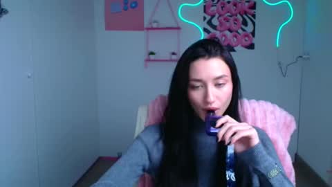 Taya online show from 11/19/25, 06:35