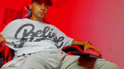 tayer_bennet online show from 10/06/25, 07:22