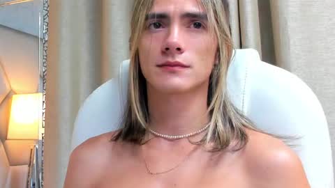 Snapshot of tayler_swift1 chatting on 01/11/25, 12:40 tayler_swift1 online show from 01/11/25, 12:40