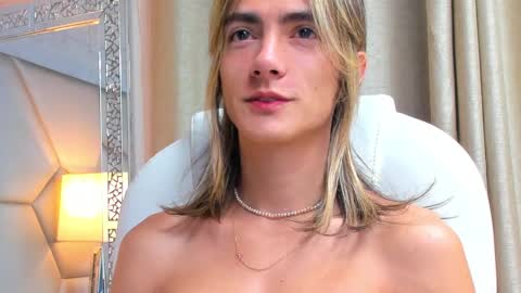 Snapshot of tayler_swift1 chatting on 01/12/25, 12:23 tayler_swift1 online show from 01/12/25, 12:23