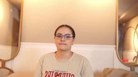 Snapshot of taylerkim chatting on 10/11/25, 06:50 Teylor Kim online show from 10/11/25, 06:50