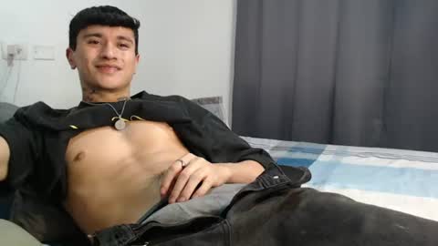 independent model online show from 06/17/26, 04:37