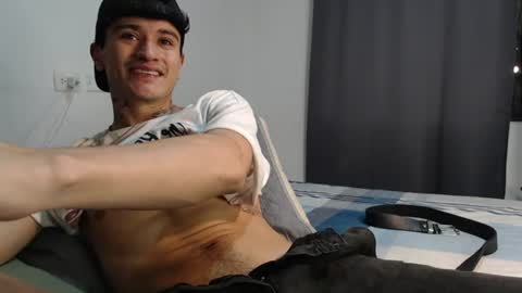 independent model online show from 06/26/26, 03:22