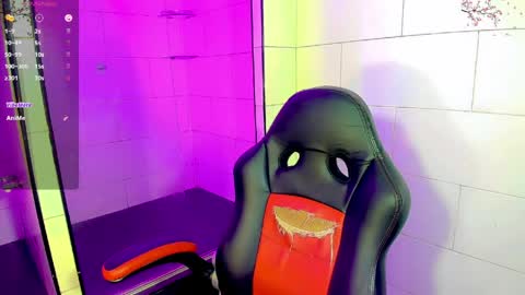 taylor__smith_ online show from 05/06/26, 03:35
