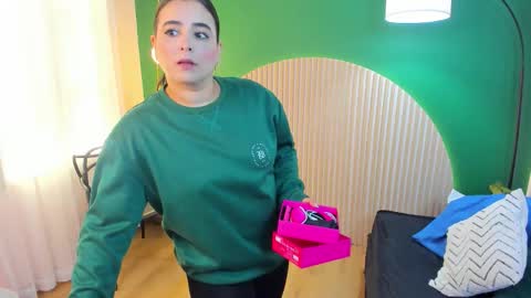 Taylor Bennet online show from 09/24/25, 12:08