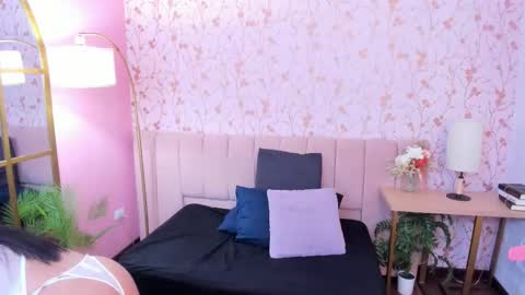 Taylor Bennet online show from 02/05/26, 07:07