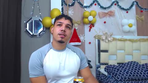 taylor_collins_2 online show from 11/18/25, 10:25