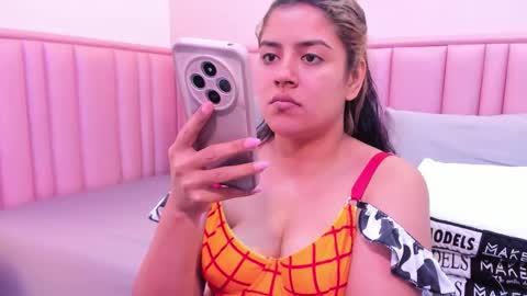 Snapshot of taylor_cupper_ chatting on 11/17/25, 12:27 taylor_cupper_ online show from 11/17/25, 12:27