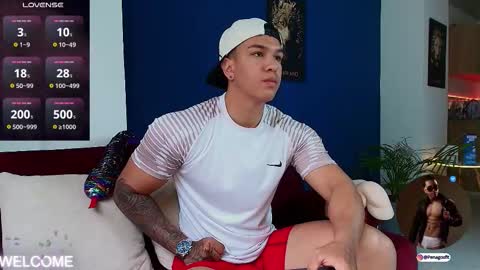 Snapshot of taylor_johnn chatting on 11/25/25, 02:50 Penagos zz online show from 11/25/25, 02:50