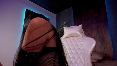 Snapshot of taylor_jonnees chatting on 01/30/25, 07:15 Taylor Help me to get 100 thumbs up online show from 01/30/25, 07:15