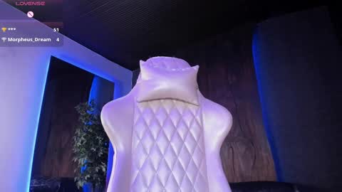 Snapshot of taylor_jonnees chatting on 09/19/25, 04:29 Taylor Help me to get 100 thumbs up online show from 09/19/25, 04:29