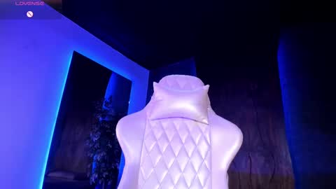 Snapshot of taylor_jonnees chatting on 10/04/25, 04:38 Taylor Help me to get 100 thumbs up online show from 10/04/25, 04:38