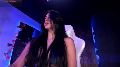 Snapshot of taylor_jonnees chatting on 10/16/25, 04:19 Taylor Help me to get 100 thumbs up online show from 10/16/25, 04:19