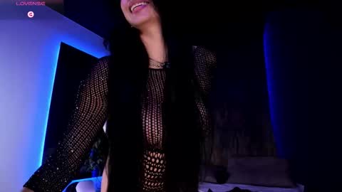 Snapshot of taylor_jonnees chatting on 11/29/25, 04:32 Taylor Help me to get 100 thumbs up online show from 11/29/25, 04:32