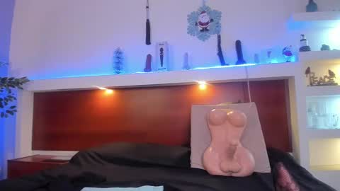 Taylor online show from 12/23/24, 03:01