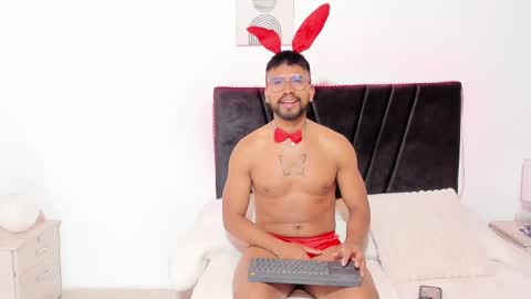 taylormaccurdy_ online show from 10/30/25, 05:57