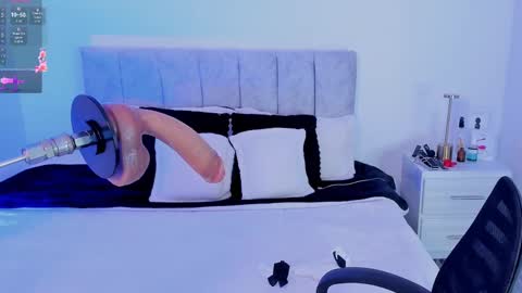 Snapshot of taylormaxwell chatting on 09/09/25, 12:21 Taylor online show from 09/09/25, 12:21