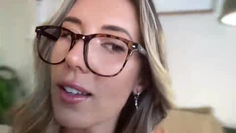 Taylor online show from 03/06/26, 11:34