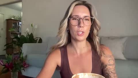 Taylor online show from 03/19/26, 10:58