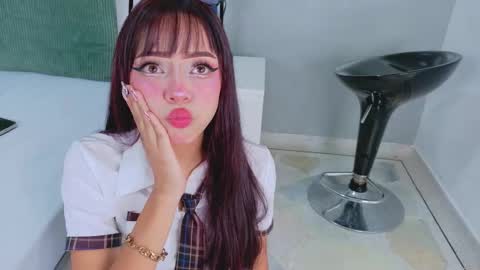 TAYLOR  online show from 10/17/25, 12:52