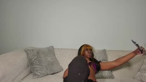 Taylor online show from 02/21/25, 05:13