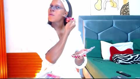 Snapshot of tayra1 chatting on 10/24/25, 03:03 Tayra... online show from 10/24/25, 03:03