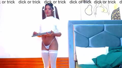 Snapshot of tayra1 chatting on 10/29/25, 06:26 Tayra... online show from 10/29/25, 06:26