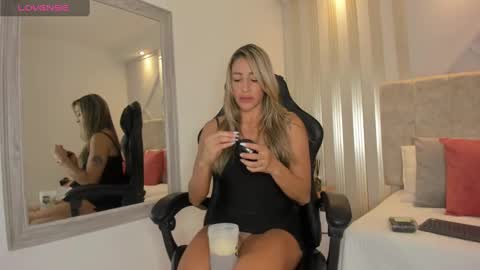 tayra online show from 12/13/24, 11:17