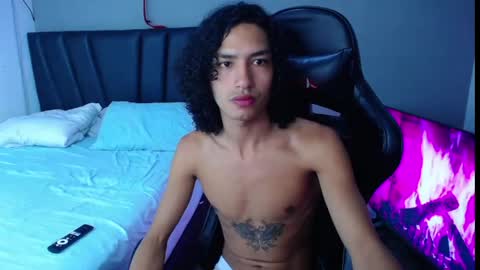 Tayron online show from 04/12/26, 02:33