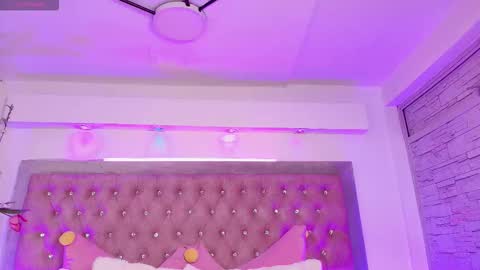 Sofia online show from 11/26/25, 12:06