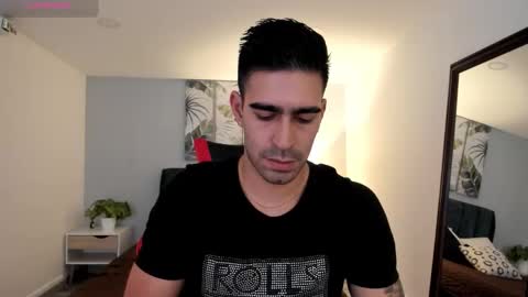 Snapshot of tbastian chatting on 11/20/25, 08:19 BASTIAN online show from 11/20/25, 08:19