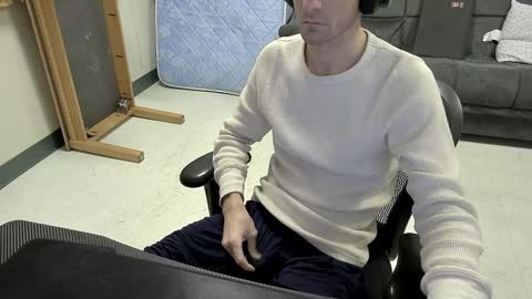 Snapshot of tbone_93 chatting on 12/21/24, 01:10 Tbone online show from 12/21/24, 01:10