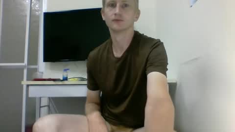 Snapshot of tcute0 chatting on 09/17/25, 08:21 tcute0 online show from 09/17/25, 08:21