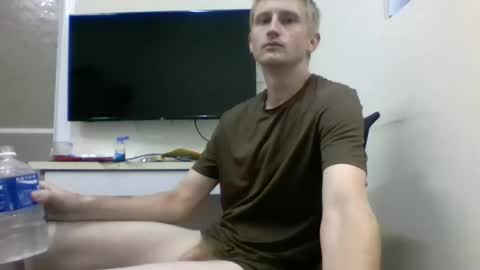 Snapshot of tcute0 chatting on 09/18/25, 08:44 tcute0 online show from 09/18/25, 08:44