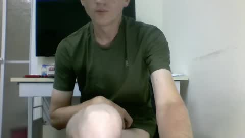 Snapshot of tcute0 chatting on 09/21/25, 07:15 tcute0 online show from 09/21/25, 07:15