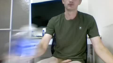 Snapshot of tcute0 chatting on 09/25/25, 08:12 tcute0 online show from 09/25/25, 08:12