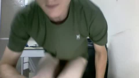 Snapshot of tcute0 chatting on 09/27/25, 08:25 tcute0 online show from 09/27/25, 08:25