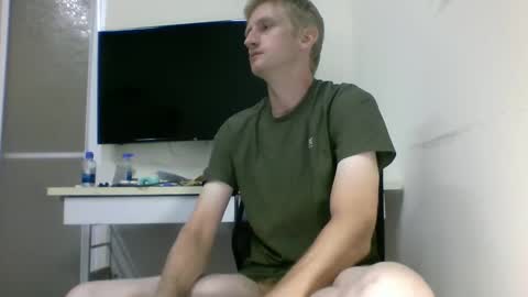 Snapshot of tcute0 chatting on 10/01/25, 08:26 tcute0 online show from 10/01/25, 08:26