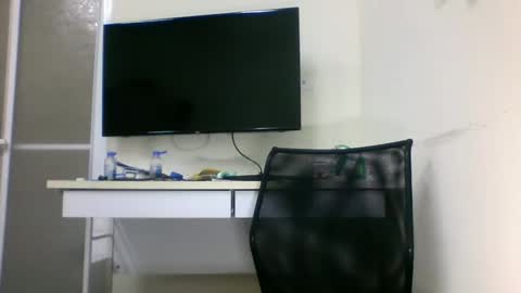 Snapshot of tcute0 chatting on 10/03/25, 08:17 tcute0 online show from 10/03/25, 08:17